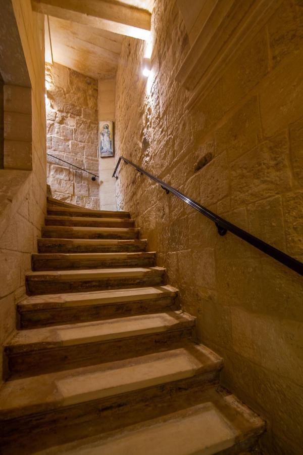 Palazzino Birgu Host Family Bed And Breakfast Esterno foto